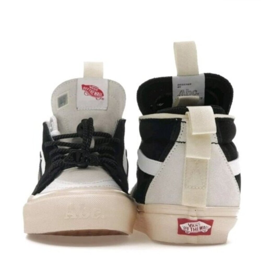 Vans ABC. Sk8 Hi EXT Women Size 8 Mismatched Black And White 012026 - Picture 4 of 11